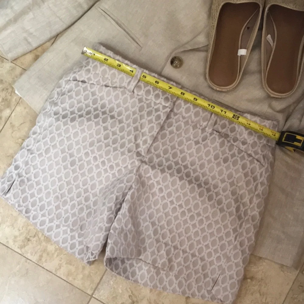 WHBM Patterned Shorts Size 4 - Picture 1 of 6